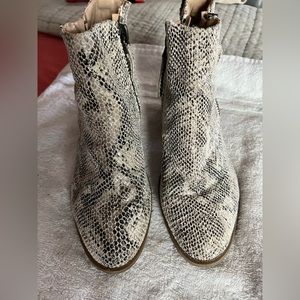 (3 for $30) Very G Faux snake skin bootie